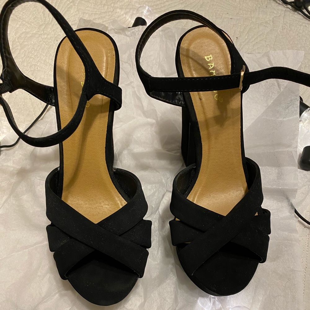 Nice black shoes